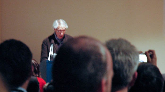 Wim Crouwel Wim Crouwel accepting the Gerrit Noordzij