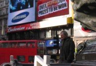 [pda] Piccadilly Circus sculpture